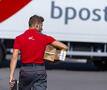 bpost bezorger met pakje